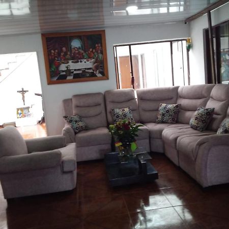 Habitacion Con Bano Privado Cerca Al Aeropuerto Bogota Exterior photo